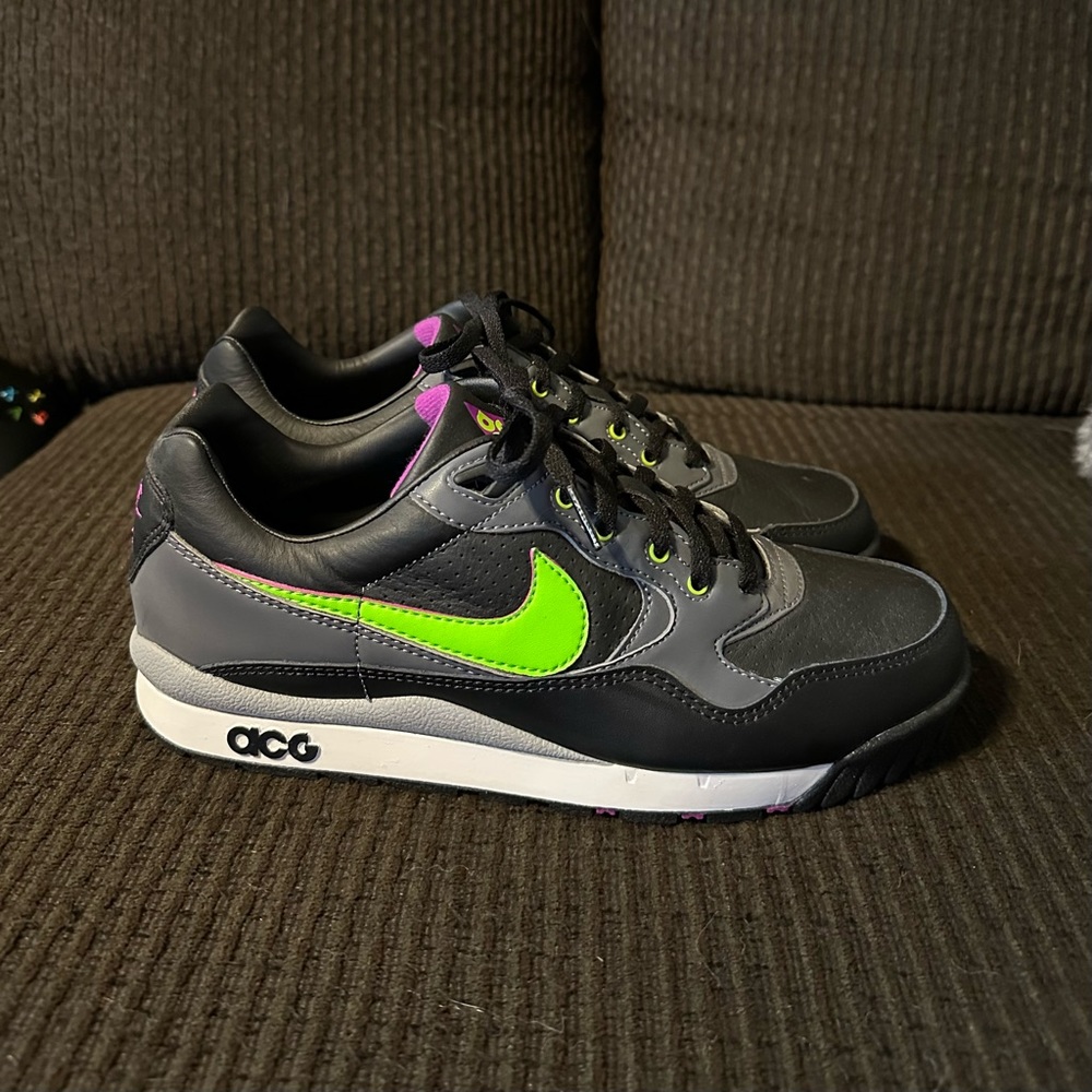 NEW Nike ACG Air Wildwood Black Hyper Volt Electric Green 7 Mens (8.5 Womens)